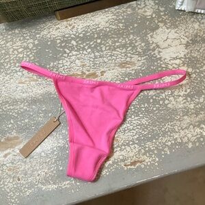 NWT SKIMS COTTON LOGO STRING THONG PINK SIZE XL